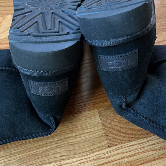 NWT Ugg Classic Short ll in Black Size 7 - Picture 10 of 16